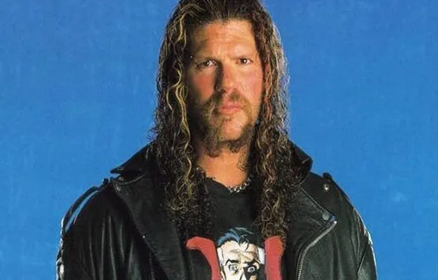 Raven Raven critíca a Vince McMahon por la falta de empuje