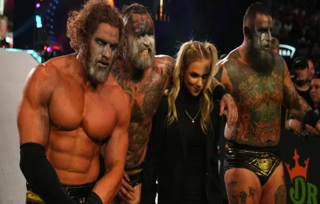 Julia Hart expone la verdadera cara de House of Black Julia Hart expone la verdadera cara de House of Black