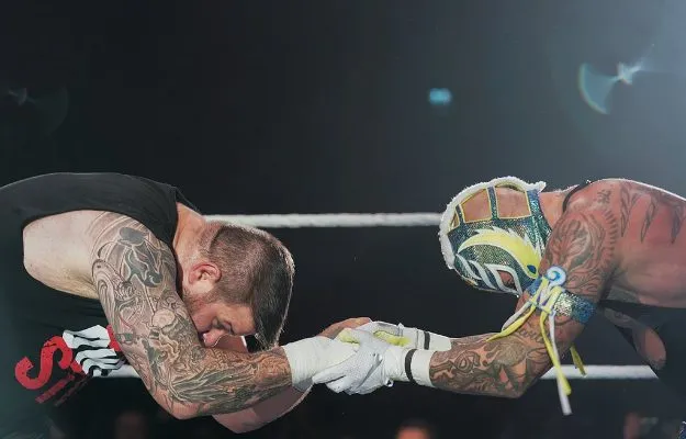 Kevin Owens quiere enfrentar a Rey Mysterio en WWE Kevin Owens quiere enfrentar a Rey Mysterio en WWE