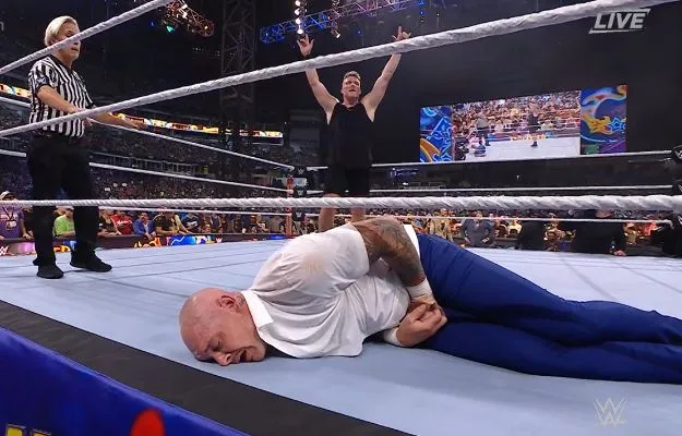 Pat McAfee derrota a Happy Corbin en SummerSlam