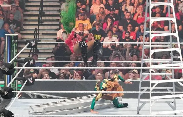 Shotzi habla sobre su vistoso y peligroso botch en Money in the Bank Shotzi habla sobre su vistoso y peligroso botch en Money in the Bank