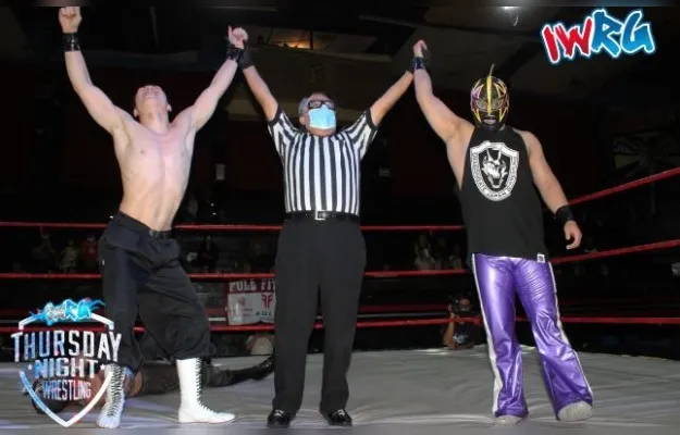 lawena Celebración de la dupla japonesa