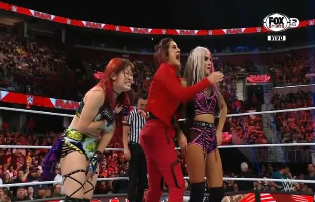 Bayley & Dakota Kai & Iyo Sky