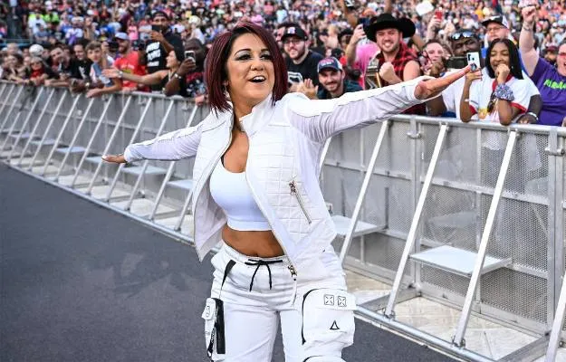 Bayley critica duramente a WWE en Twitter