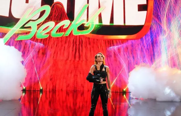 Becky Lynch da buenas noticias frente a su recuperación