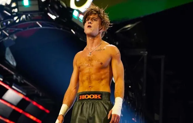 Hook fue prohibido de unirse a la lucha libre profesional Hook