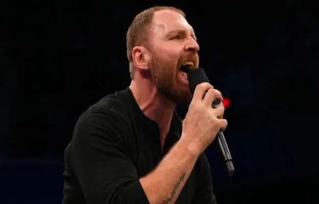 Jon Moxley fue recortado de sus vacaciones de AEW Jon Moxley fue recortado de sus vacaciones de AEW