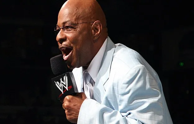 Teddy Long sorprendido por las acusaciones contra Vince McMahon