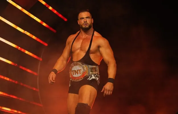 Wardlow habla de su pasado con las adicciones