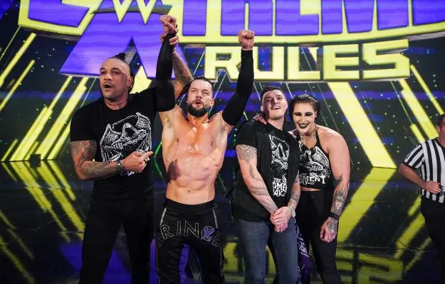 Rhea Ripley culpa a Edge por el daño causado a Beth Phoenix Rhea Ripley culpa a Edge por el daño causado a Beth Phoenix