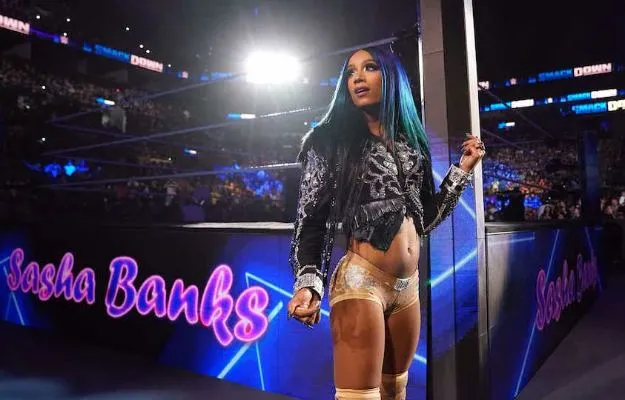 Sasha Banks sigue bajo contrato con WWE, asegura Dave Meltzer