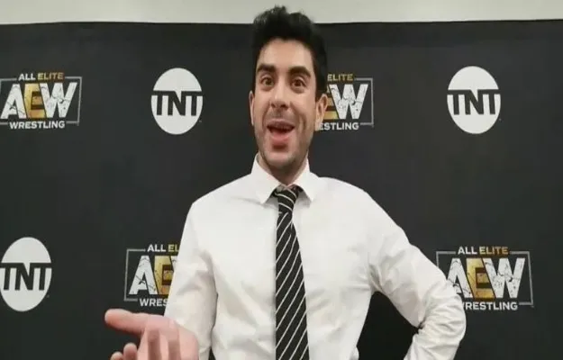 Tony Khan Ex escritor de WWE analiza el manejo de Tony Khan en AEW