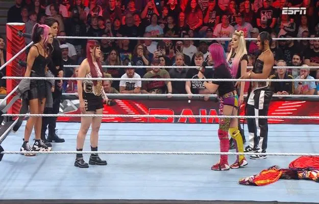 Bianca Beliair, Alexa Bliss y Asuka vs Damage Ctrl WWE RAW Bianca Beliair, Alexa Bliss y Asuka vs Damage Ctrl WWE RAW