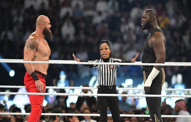 Braun y Omos WWE Crown Jewel