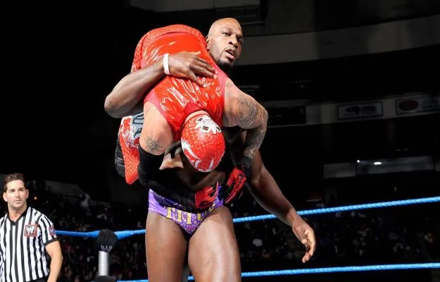 Titus O`Neil Rey Mysterio es el oponente favorito de Titus O'Neil