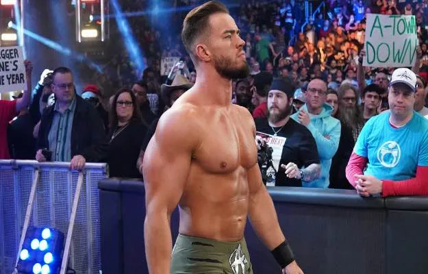 Eric Bischoff comenta sobre el posible Austin Theory vs John Cena