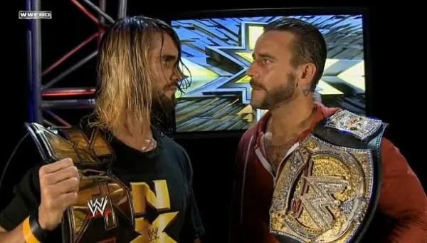 WWE molesta con Seth Rollins por los insultos a CM Punk WWE molesta con Seth Rollins por los insultos a CM Punk