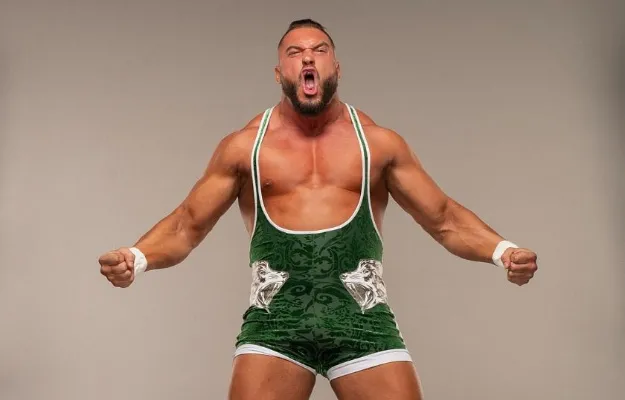 Wardlow realiza sus primeras declaraciones tras su regreso a AEW Wardlow realiza sus primeras declaraciones tras su regreso a AEW