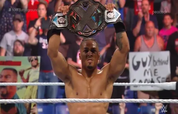 Carmelo Hayes derrota a Bron Brekker en WWE NXT Battleground Carmelo Hayes derrota a Bron Brekker en WWE NXT Battleground