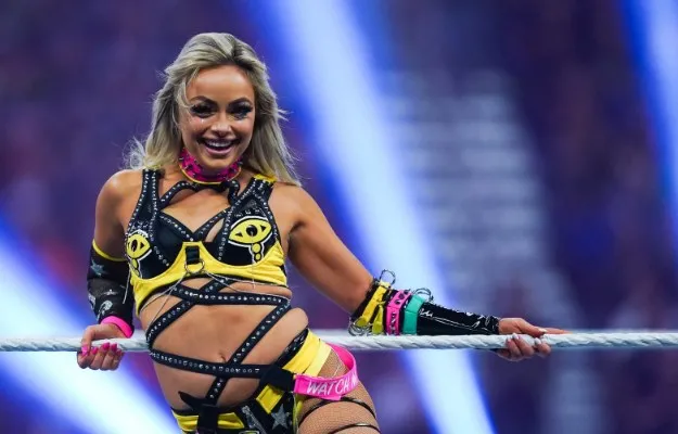 Liv Morgan lesionada __ Lucha cancelada en WWE RAW Liv Morgan lesionada // Lucha cancelada en WWE RAW