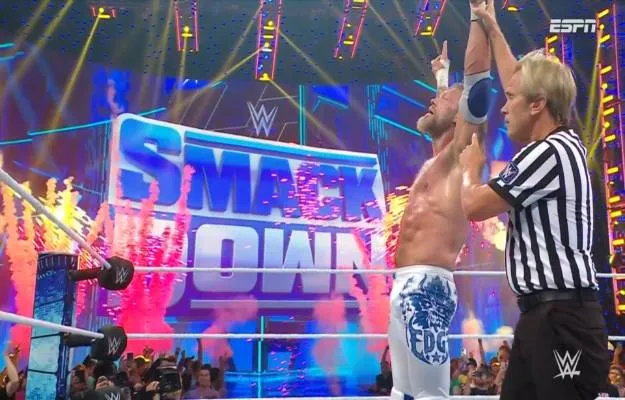 Edge derrota a Sheamus en su 26 aniversario en WWE SmackDown