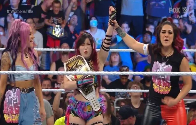 Iyo Sky retiene el título femenino vs Zelina Vega en WWE SmackDown