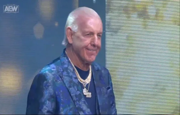 Ric Flair aparece en AEW Dynamite Ric Flair firma por AEW