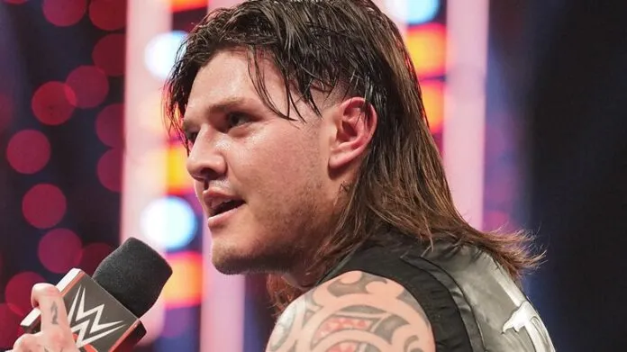 Dominik Mysterio (1) Dominik Mysterio