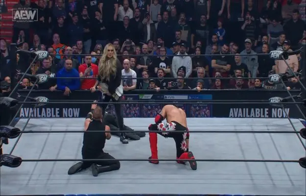 Shayna Wayne arremete contra Adam Copeland