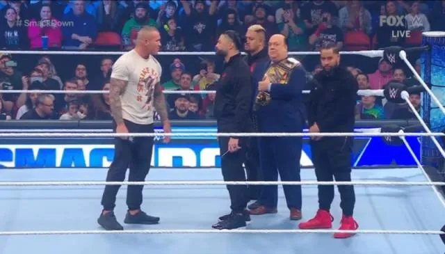 Roman Reigns se carea con Randy Orton