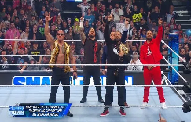 The Rock se une oficialmente a The Bloodline en WWE SmackDown The Rock se une oficialmente a The Bloodline en WWE SmackDown