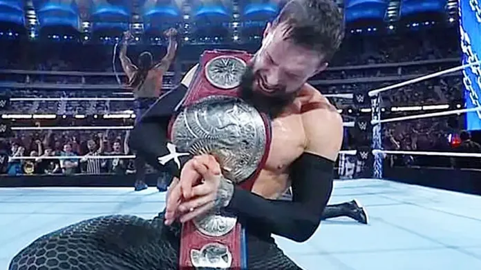 balor-elimination-chamber Finn Bálor