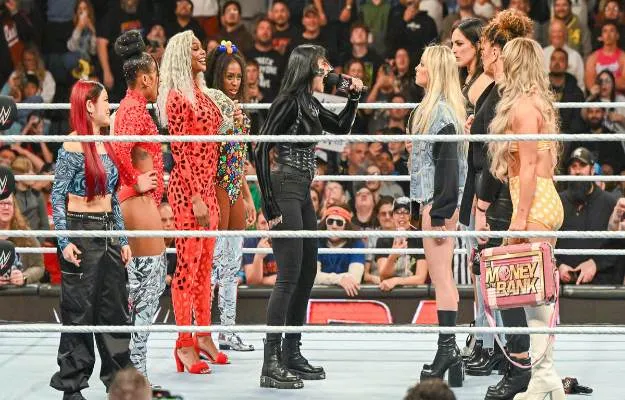 Rhea Iyo Jade Naomi Bianca Liv Tiffany Nia Resultados WWE Raw 18 de noviembre 2024