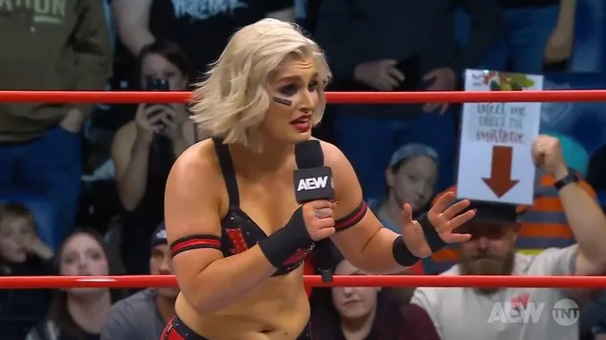 Toni Storm (1) Toni Storm