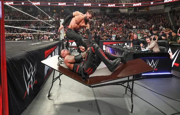 Finn Balor Damian Priest Resultados WWE Raw 13 de enero 2025