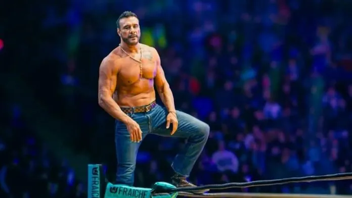 WWE firma AAA WWE firma AAA