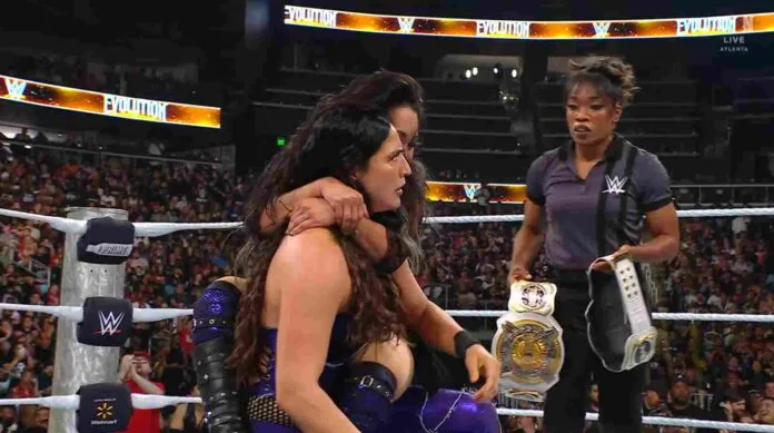 Raquel Rodriguez y Roxanne Perez retienen los títulos en pareja femeninos en Evolution