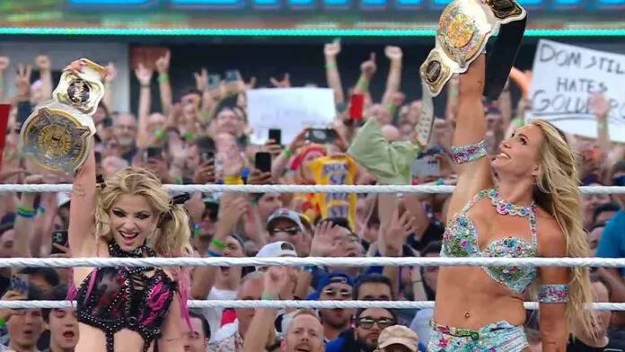 Alexa Bliss y Charlotte Flair se convierten en nuevas campeonas en pareja femeninas