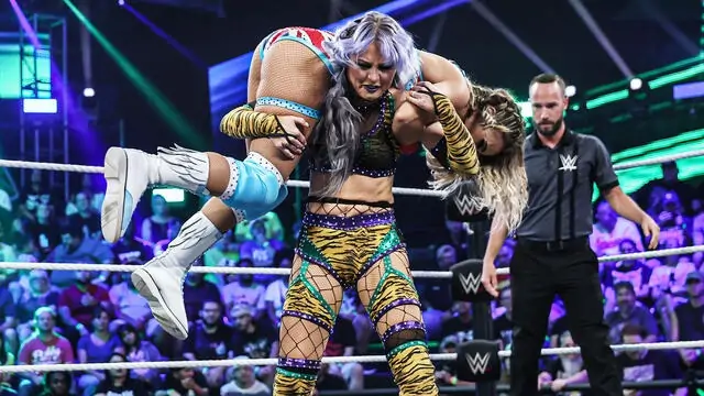 Candice LeRae (1) Candice LeRae