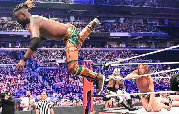 213_RR_01292022DG_26732 - 85bfc6f376acc82b85aff13ca8aba46e Kofi Kinston erra su clásico momento en Royal Rumble