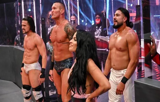 Los campeones dan la cara en WWE Raw