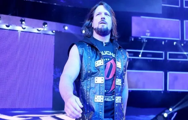 AJ Styles habla sobre la posibilidad de enfrentarse a CM Punk AJ Styles habla sobre la posibilidad de enfrentarse a CM Punk