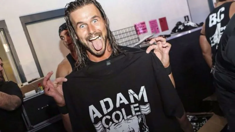 Adam Cole debuta en WWE en el Royal Rumble