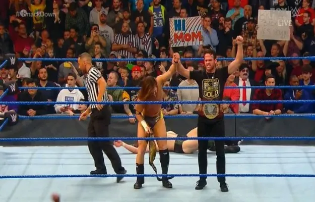 Adam Cole derrota a Daniel Bryan en WWE SmackDown Adam Cole derrota a Daniel Bryan en WWE SmackDown