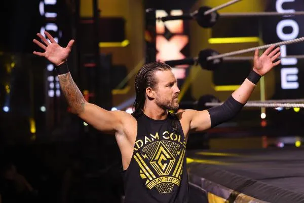 Adam Cole fuera de WWE y podría firmar con AEW Adam Cole fuera de WWE y podría firmar con AEW