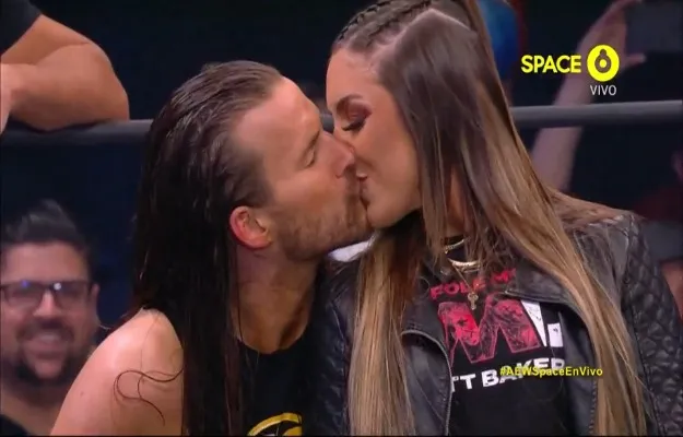 Adam Cole y Britt Baker oficialmente unen fuerzas en AEW Adam Cole y Britt Baker oficialmente unen fuerzas en AEW