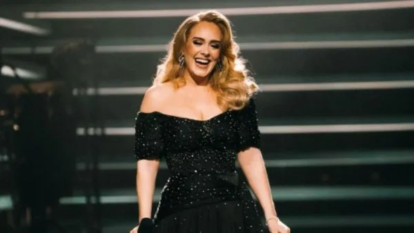 Adele revela que es una gran fanática del wrestling y desea conocer a una leyenda de WWE