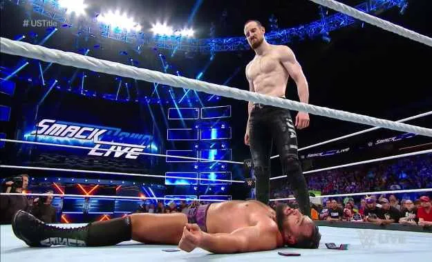 Aiden English hace un turn heel contra Rusev en Smackdown Live