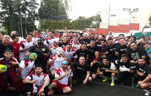 Alberto El Patrón en partido a beneficio