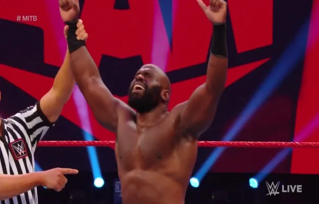 Apollo Crews se clasifica para Money In The Bank Apollo Crews se clasifica para Money In The Bank